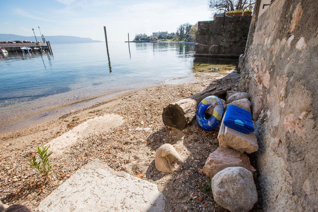 Le Camerine Apartment Water Front Toscolano Maderno Exterior photo